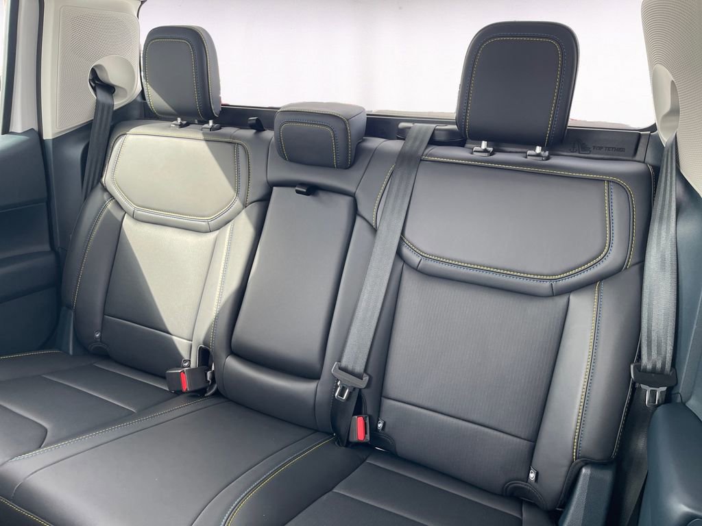 Used 2025 Ford Maverick Lobo AWD/4WD image 13