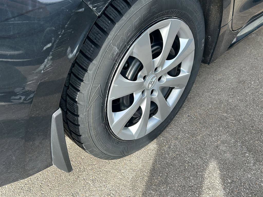 Used 2023 Toyota Corolla LE image 12