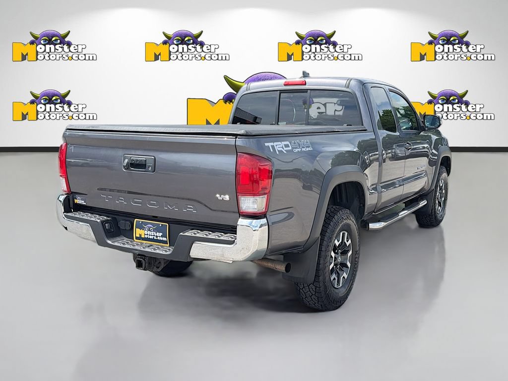 Used 2017 Toyota Tacoma TRD Off-Road AWD/4WD image 5