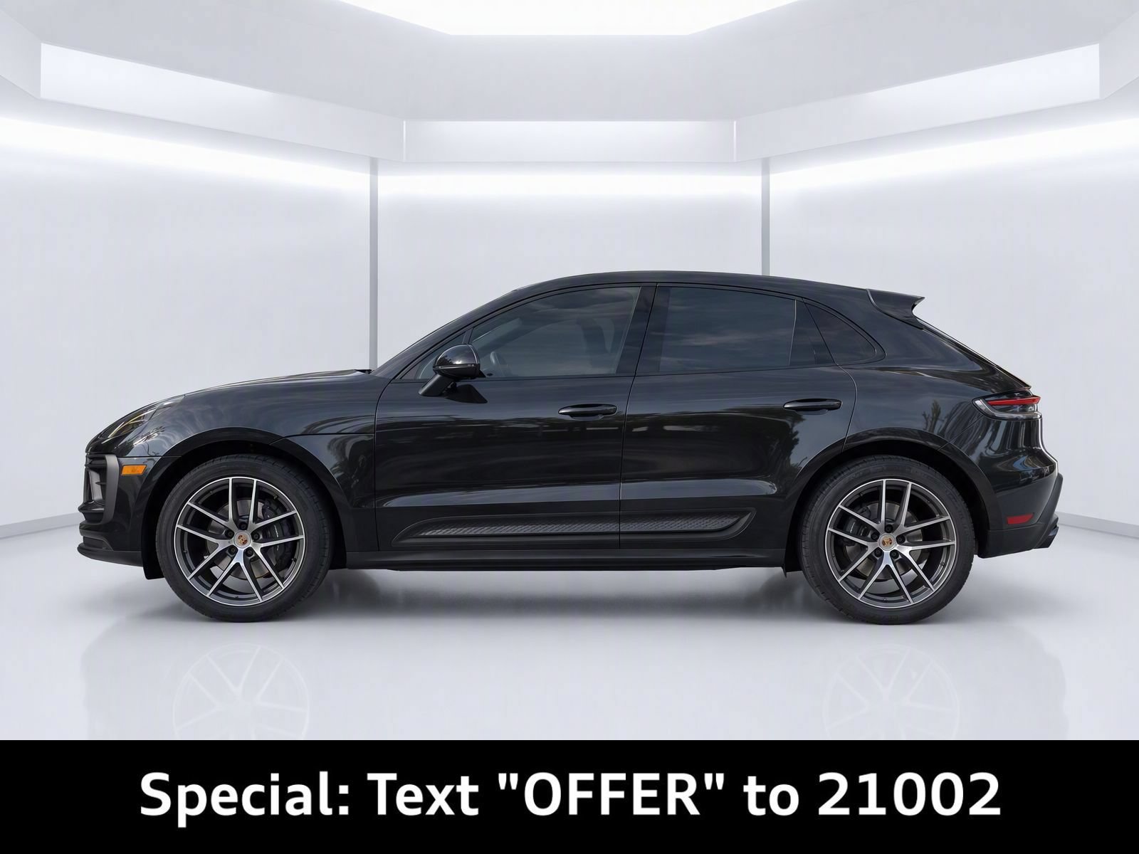 Used 2024 Porsche Macan AWD/4WD image 6