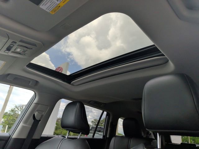 Used 2021 Toyota Highlander XLE FWD image 28