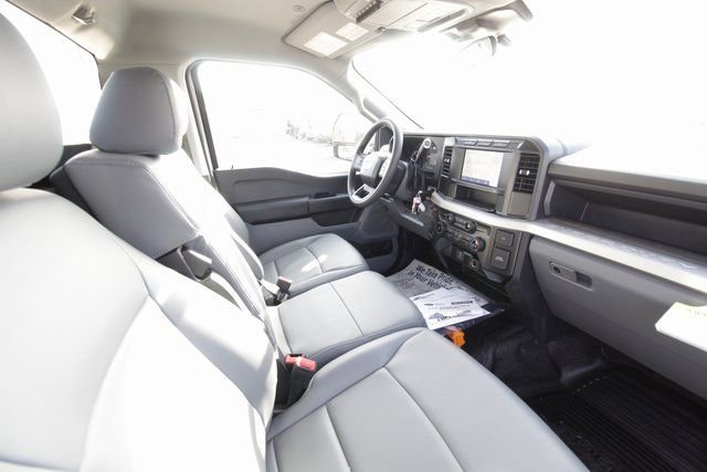 New 2024 Ford F550 4x4 Regular Cab Super Duty image 28