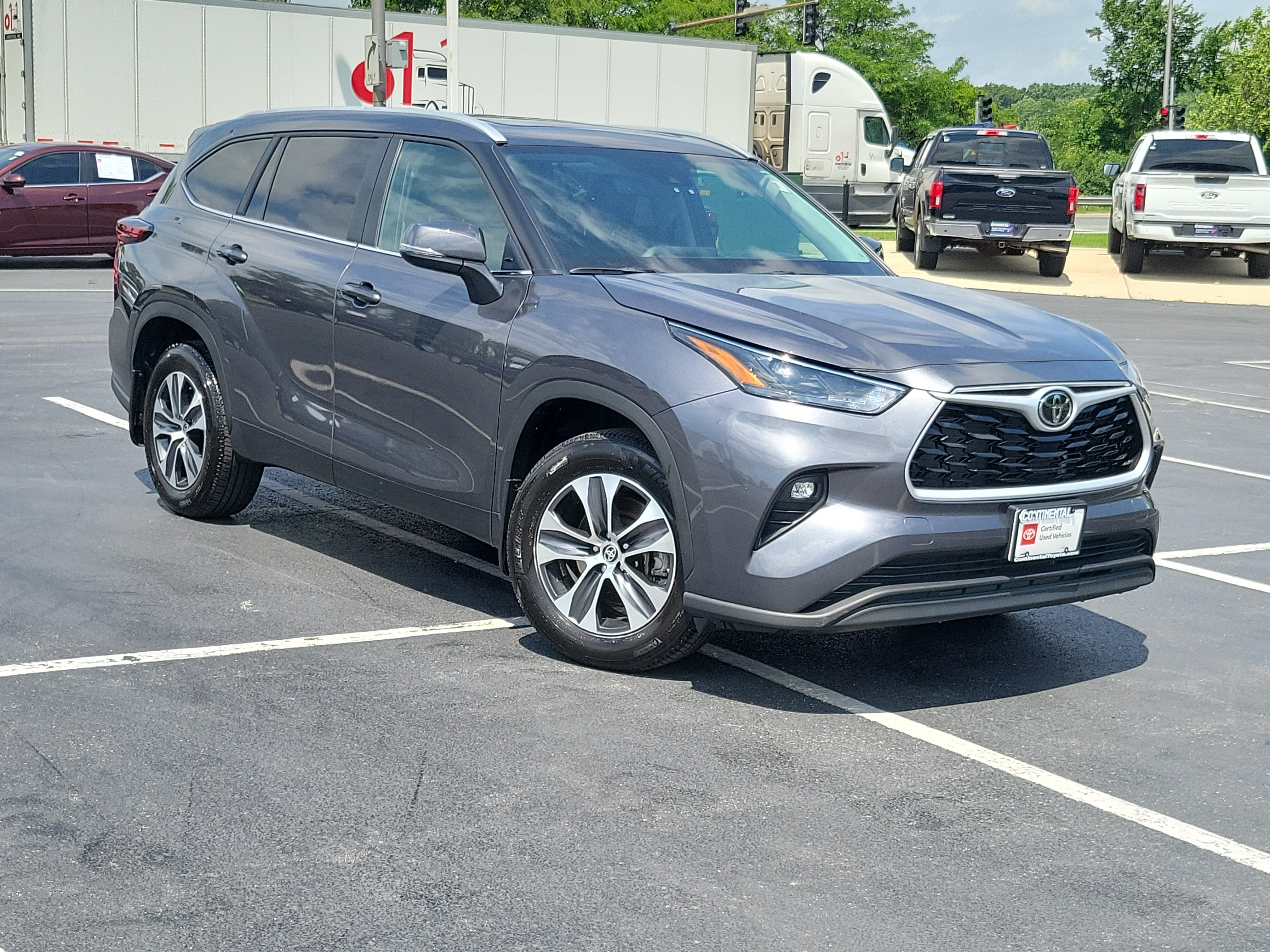 Certified 2025 Toyota Highlander XLE AWD/4WD image 32