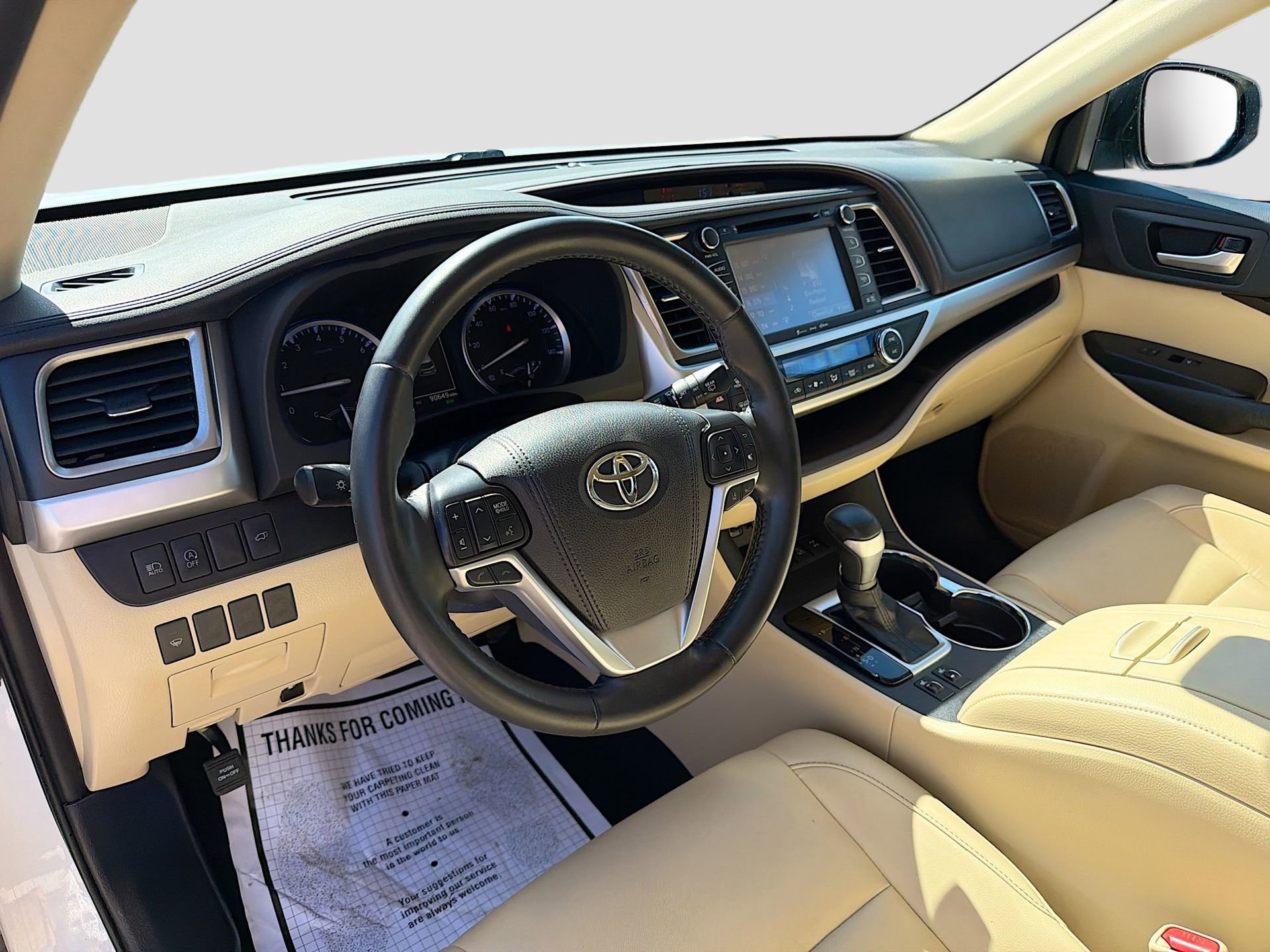 Used 2019 Toyota Highlander XLE image 28