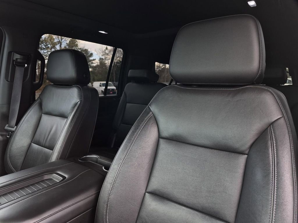 Used 2021 Chevrolet Suburban Z71 w/ Z71 Signature Package image 35