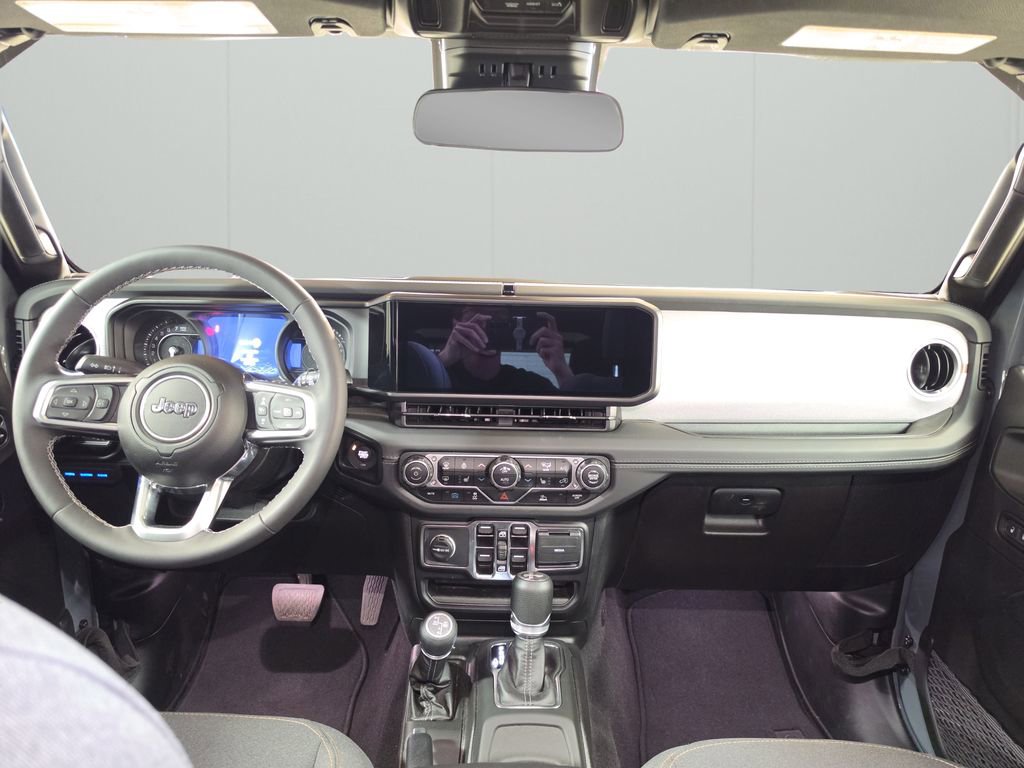 Certified 2025 Jeep Wrangler Unlimited Sahara image 18