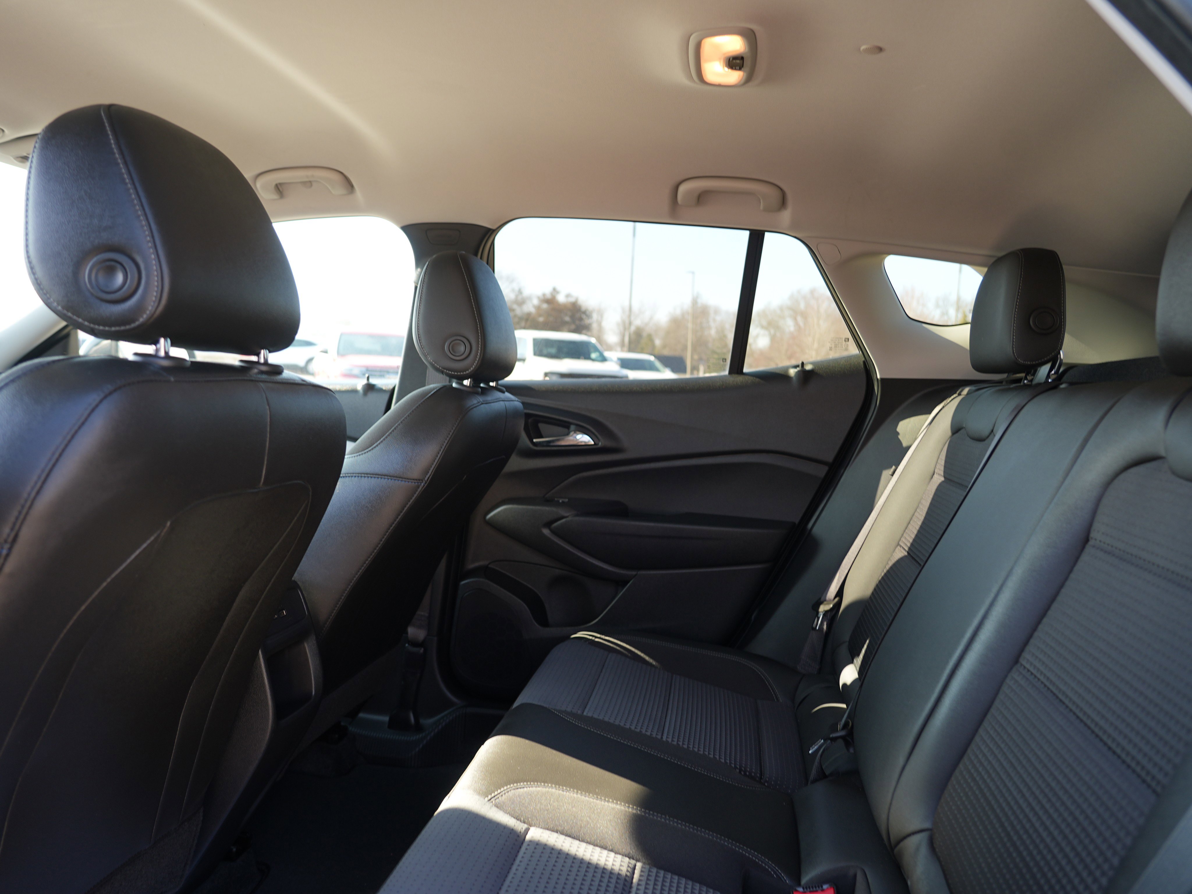 Used 2024 Chevrolet Trax LT w/ LT Convenience Package image 21