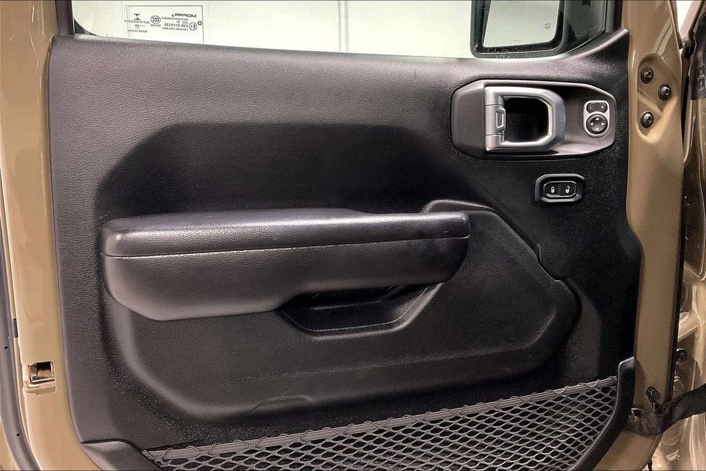 Used 2020 Jeep Gladiator Mojave w/ Trailer Tow Package image 17