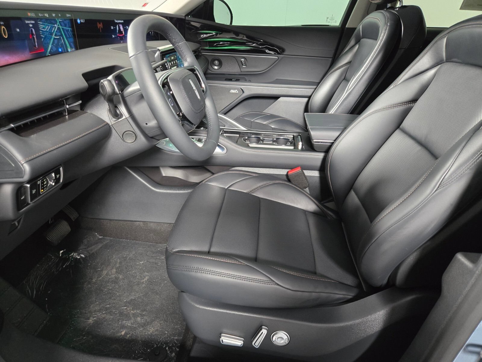 New 2026 Lincoln Nautilus Premier w/ Equipment Group 102A AWD/4WD image 13