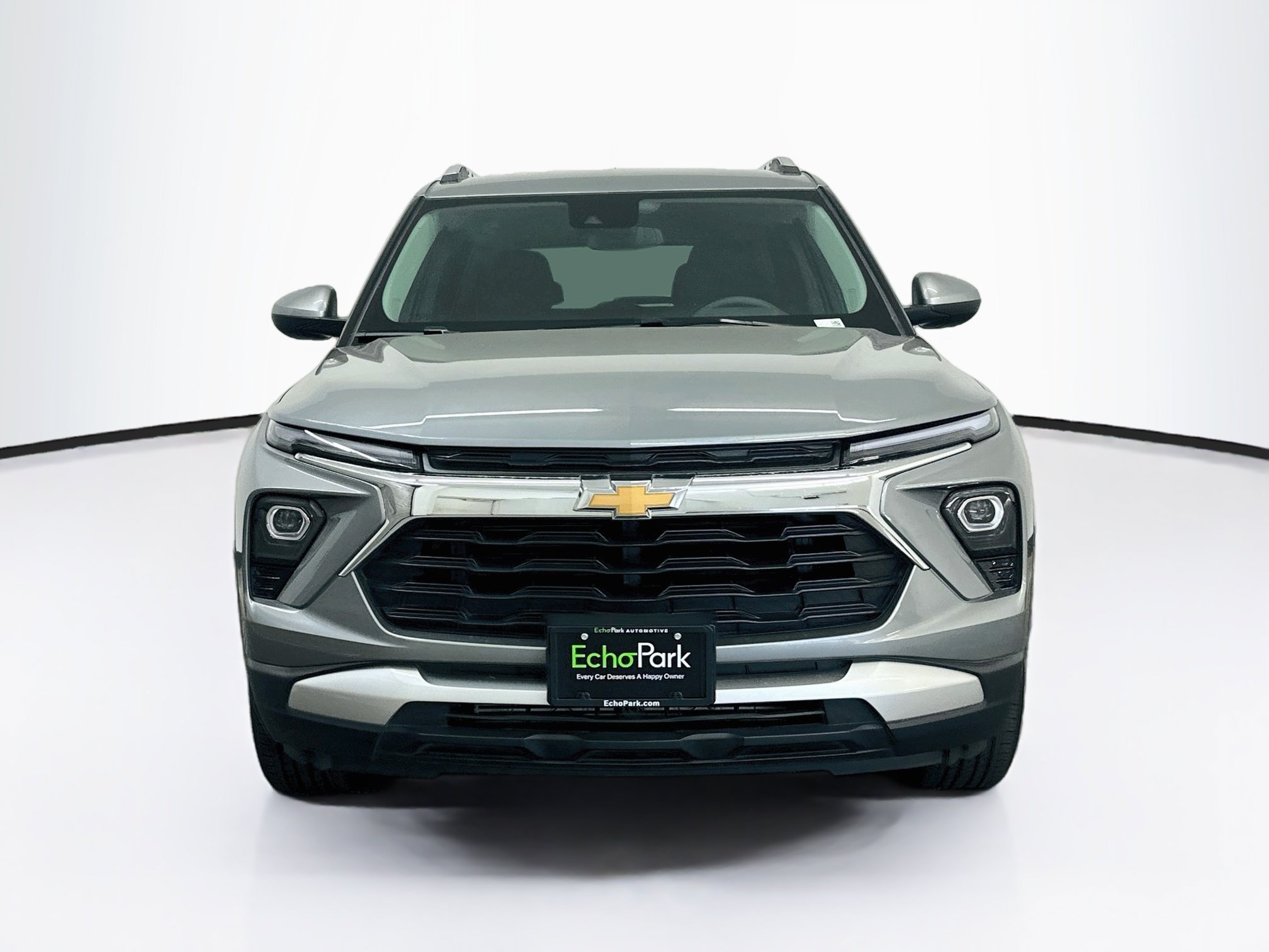 Used 2025 Chevrolet TrailBlazer LT w/ Driver Confidence Package AWD/4WD image 2