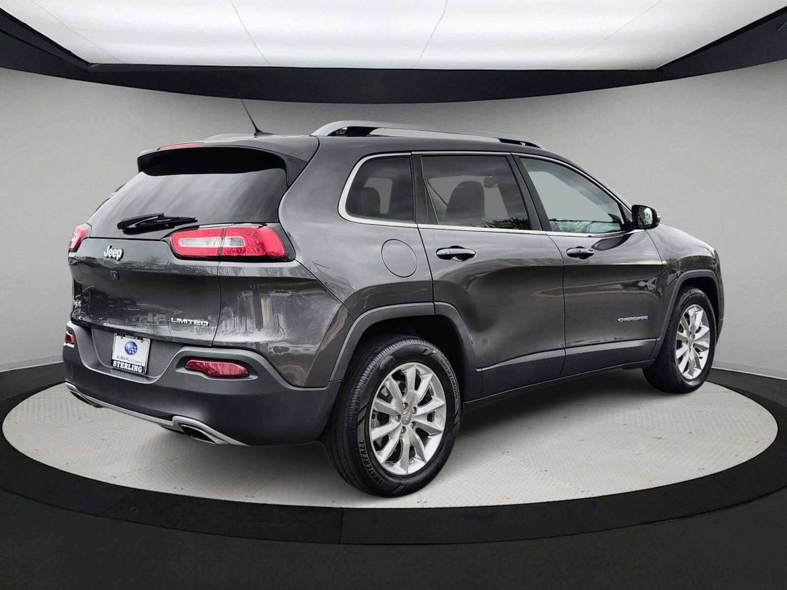 Used 2015 Jeep Cherokee Limited w/ Luxury Group image 8