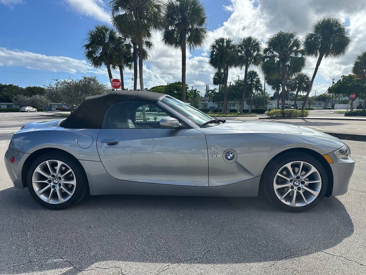 Used 2006 BMW Z4 3.0i RWD image 7