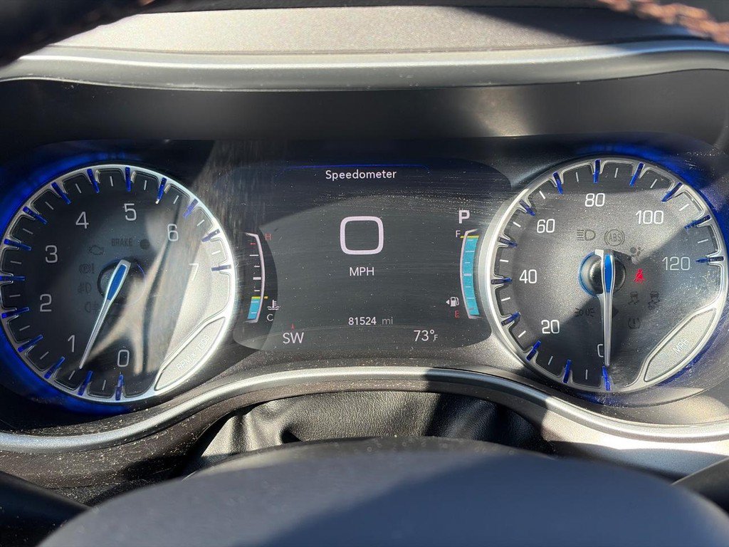 Used 2020 Chrysler Pacifica Touring-L Plus FWD image 31