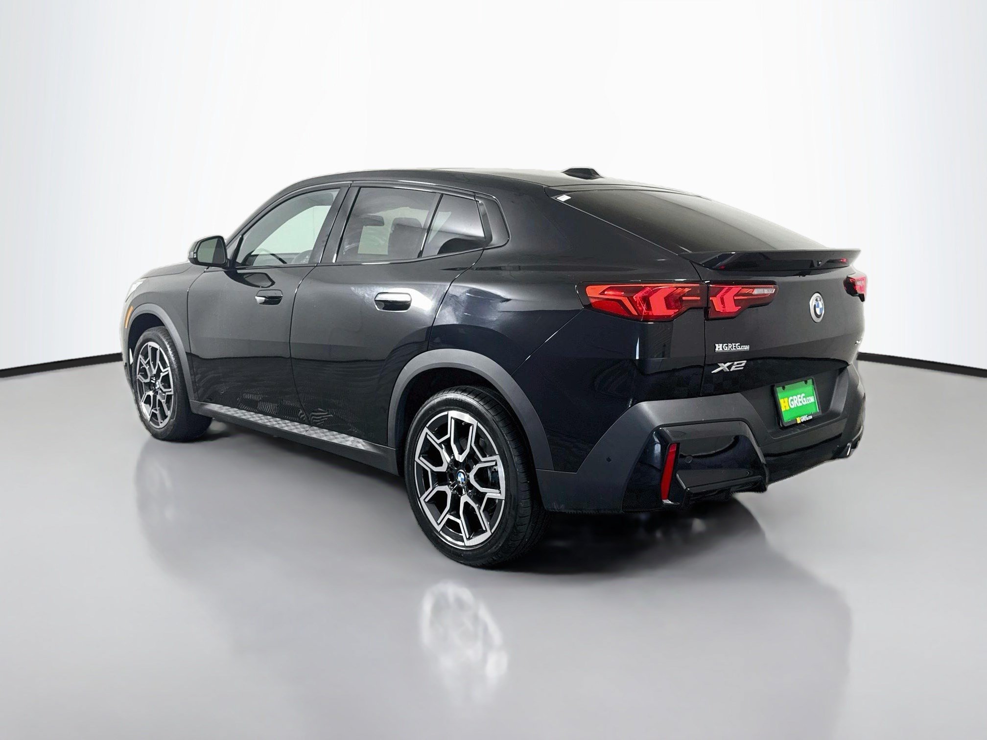 Used 2026 BMW X2 xDrive28i AWD/4WD image 7