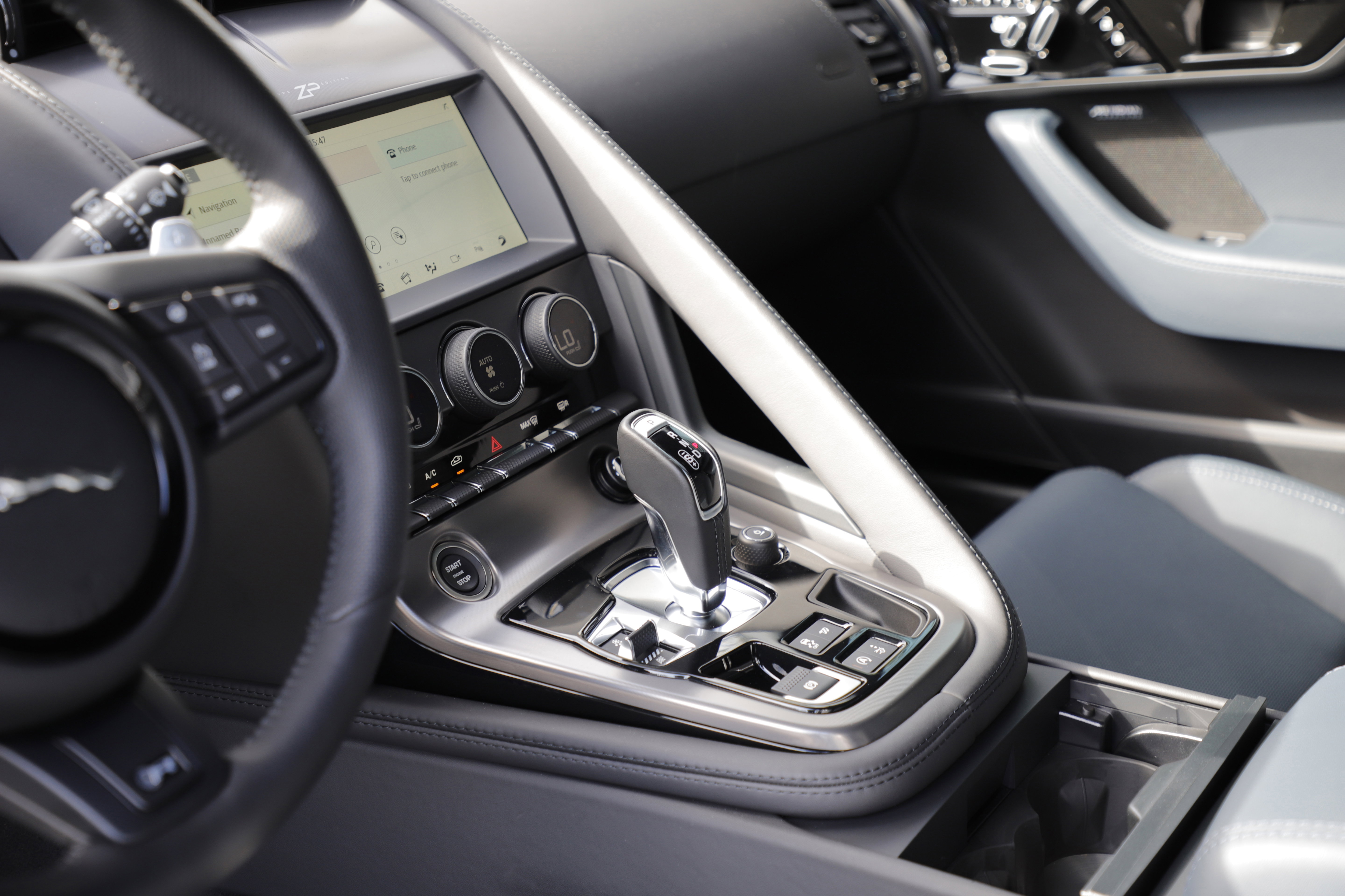 Used 2024 Jaguar F-TYPE R image 17