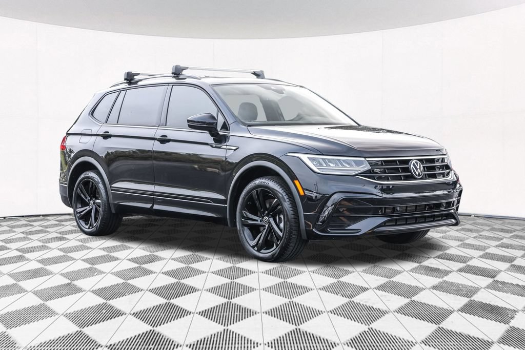 Used 2023 Volkswagen Tiguan SE R-Line FWD image 11