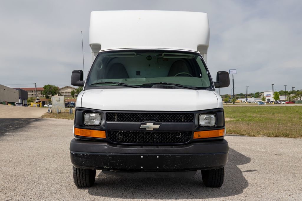Used 2014 Chevrolet Express 3500 RWD image 2