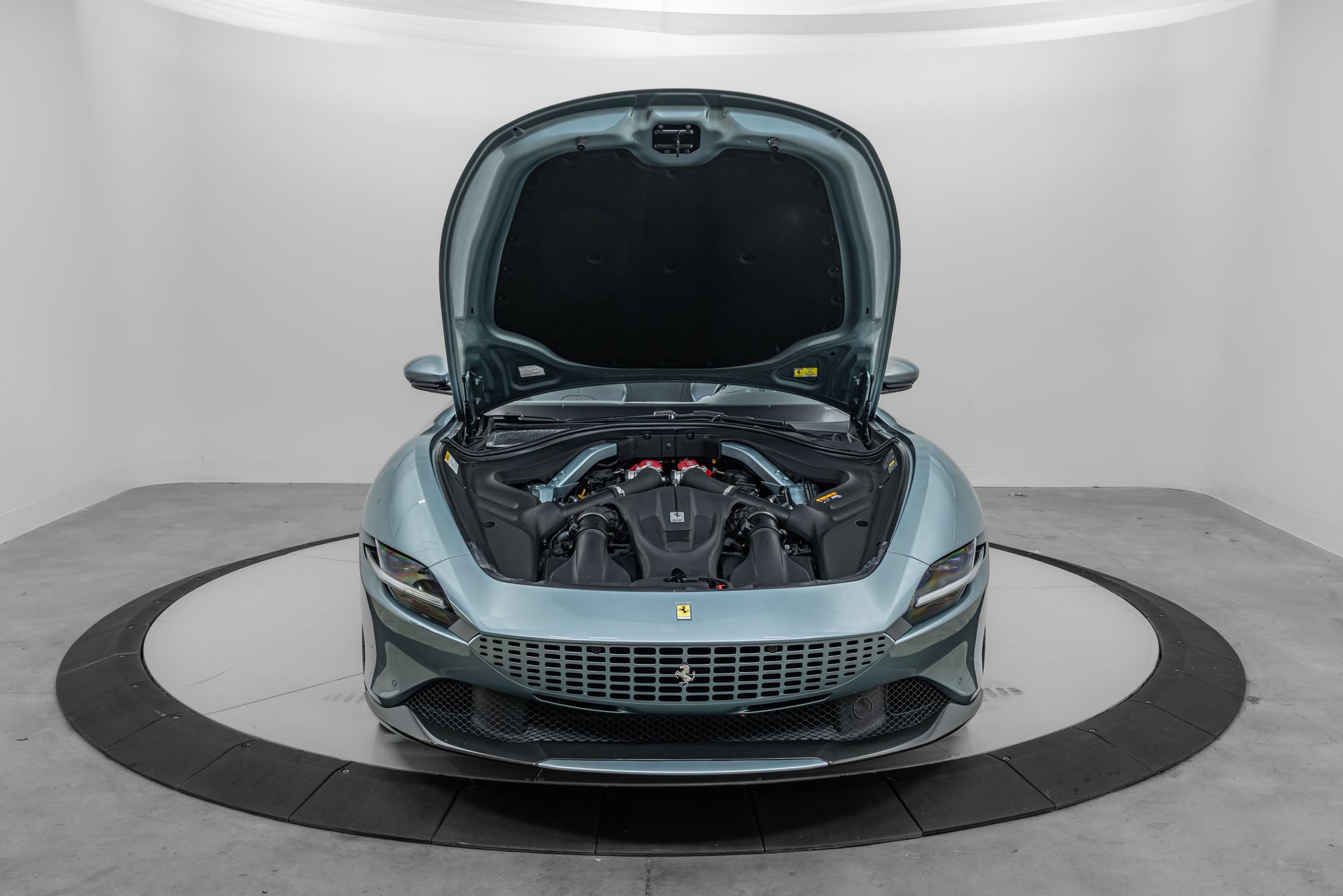 Certified 2024 Ferrari Roma Spider RWD image 21