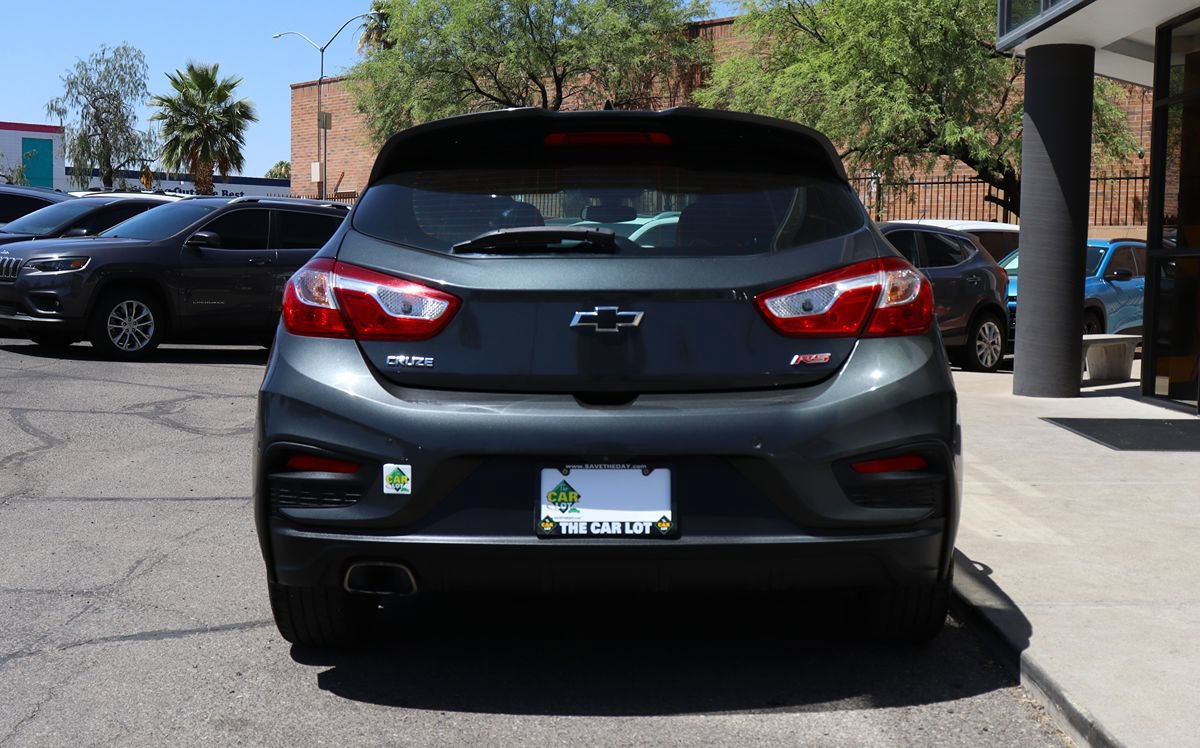Used 2019 Chevrolet Cruze LT w/ Convenience Package FWD image 11