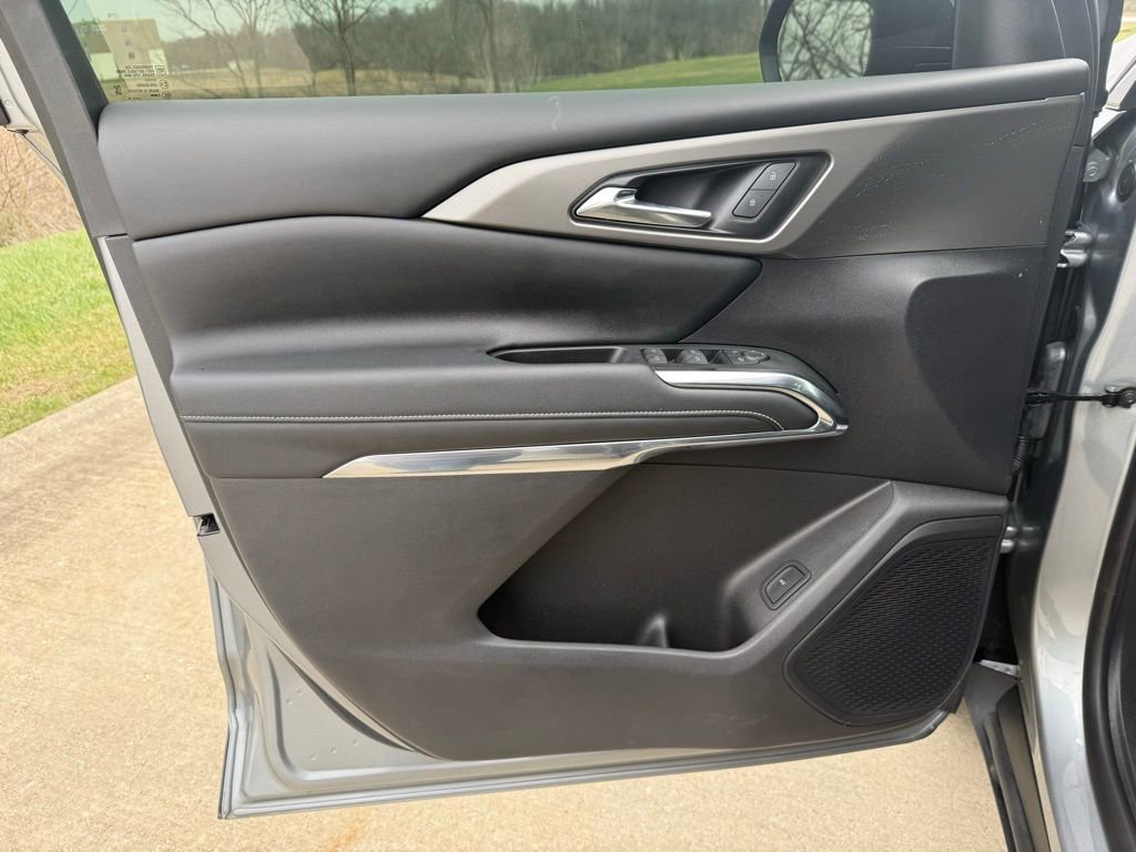 Used 2024 Chevrolet Traverse LS image 24