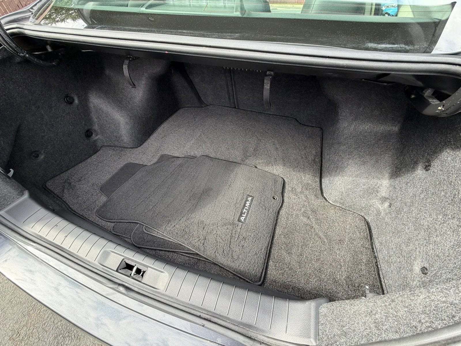 Used 2013 Nissan Altima 2.5 SL FWD image 11