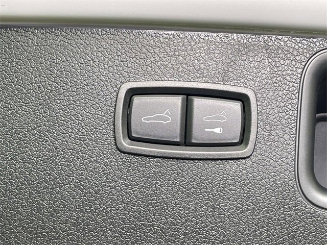 Used 2025 Porsche Macan image 21