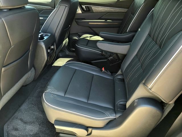 New 2026 Buick Enclave Avenir w/ Super Cruise Package FWD image 11