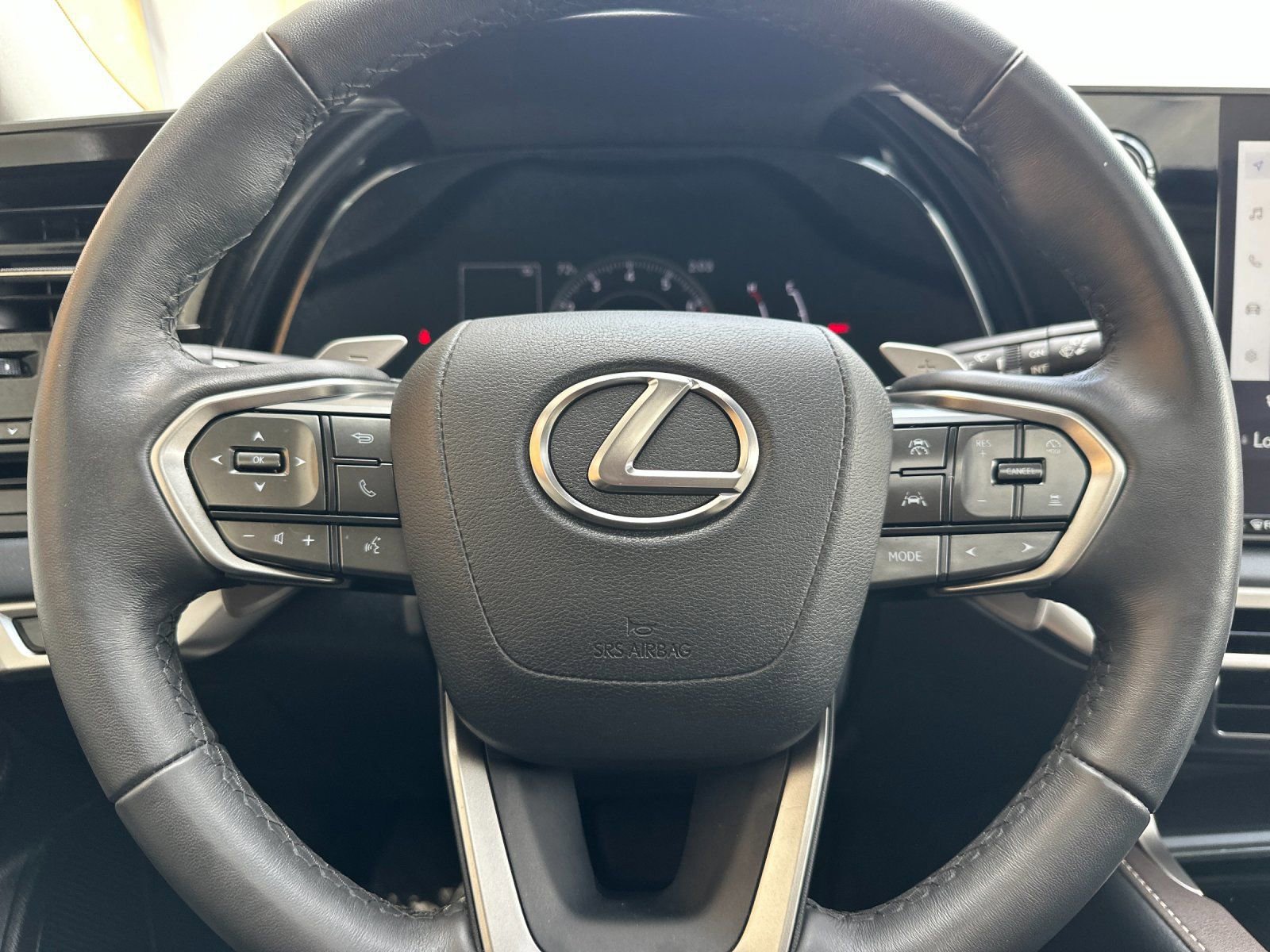 Used 2024 Lexus RX 350 FWD w/ Technology Package image 27