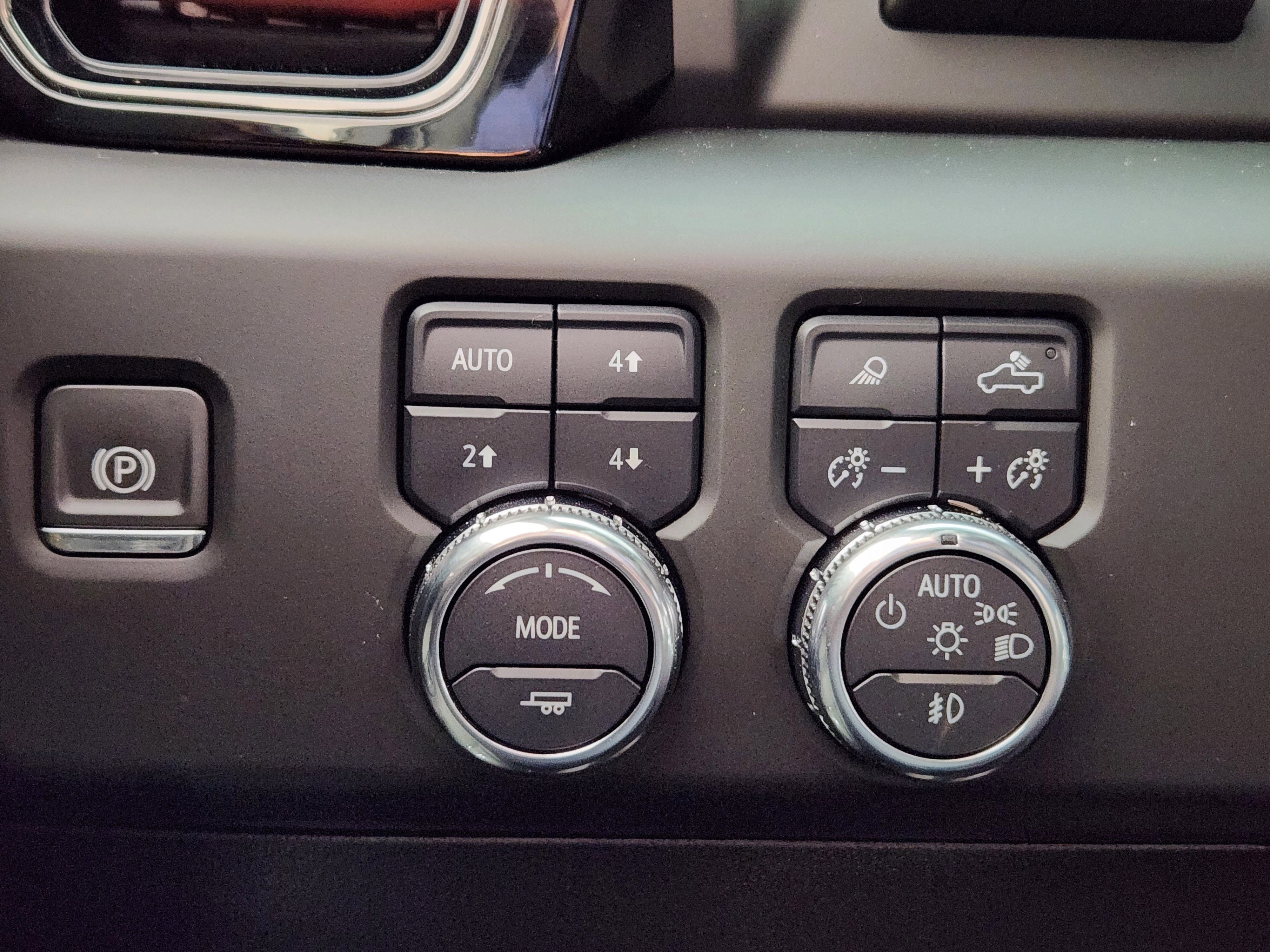 Used 2024 GMC Sierra 2500 AT4 w/ AT4 Premium Plus Package image 27