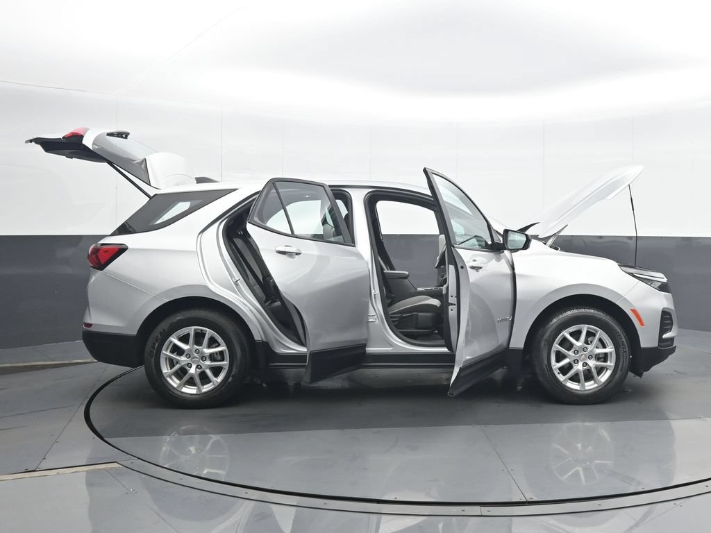 Used 2022 Chevrolet Equinox LS AWD/4WD image 26