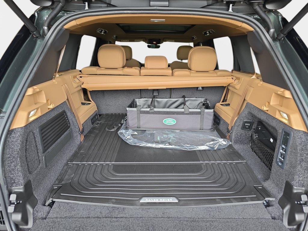 New 2026 Land Rover Range Rover Long Wheelbase SE AWD/4WD image 10