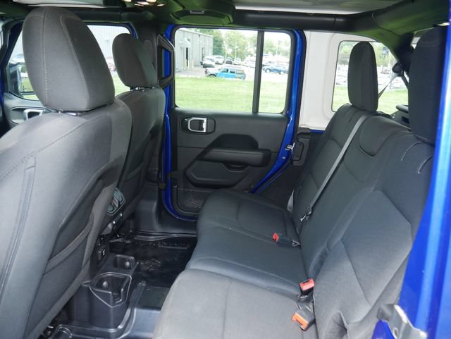 Used 2019 Jeep Wrangler Unlimited Sahara w/ Cold Weather Group AWD/4WD image 20