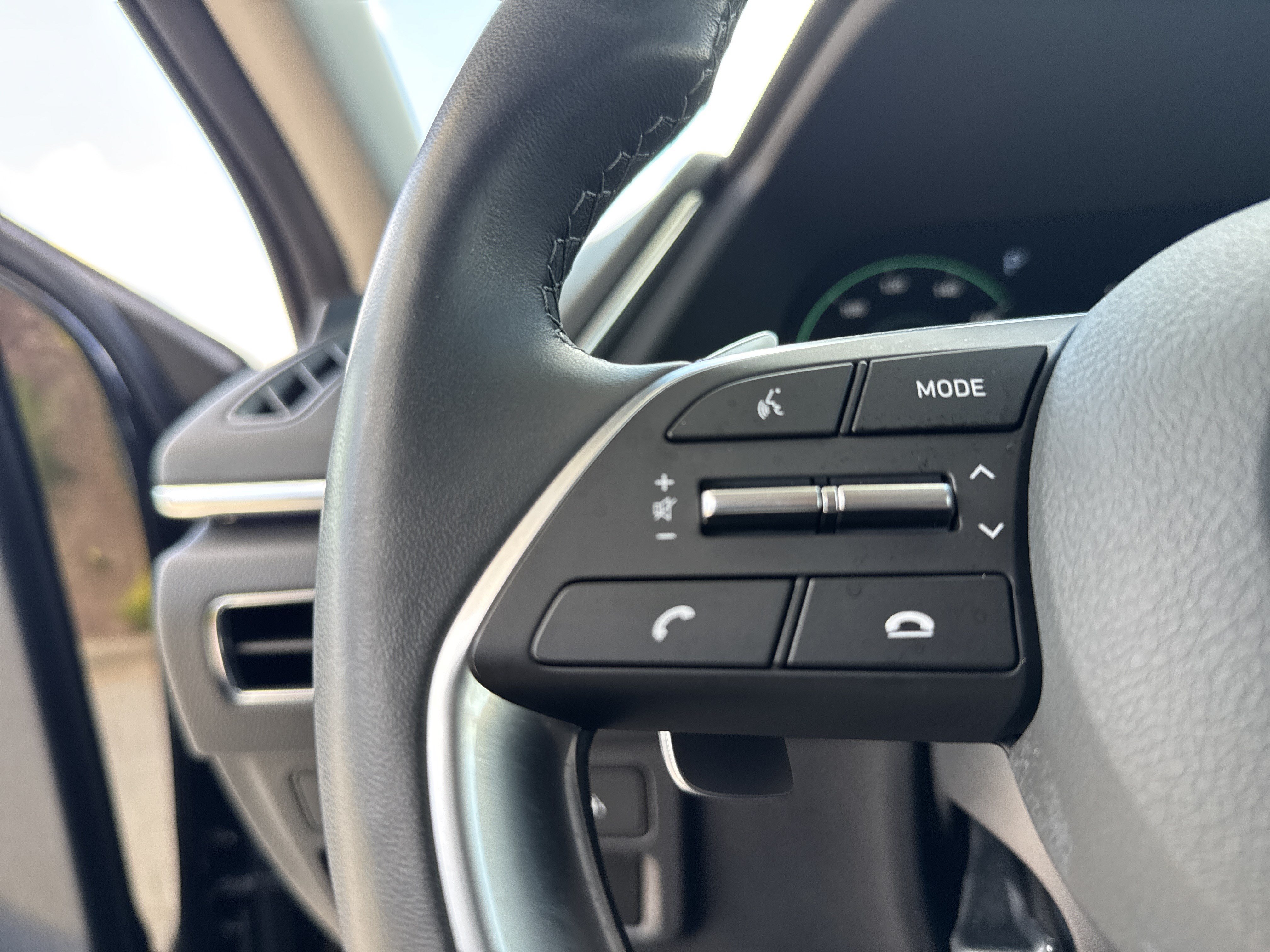 Used 2023 Hyundai Sonata Limited w/ Cargo Package FWD image 19