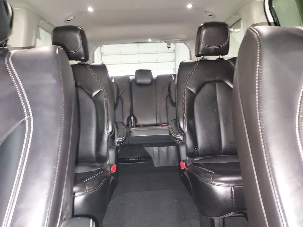 Used 2024 Chrysler Pacifica Touring-L FWD image 13