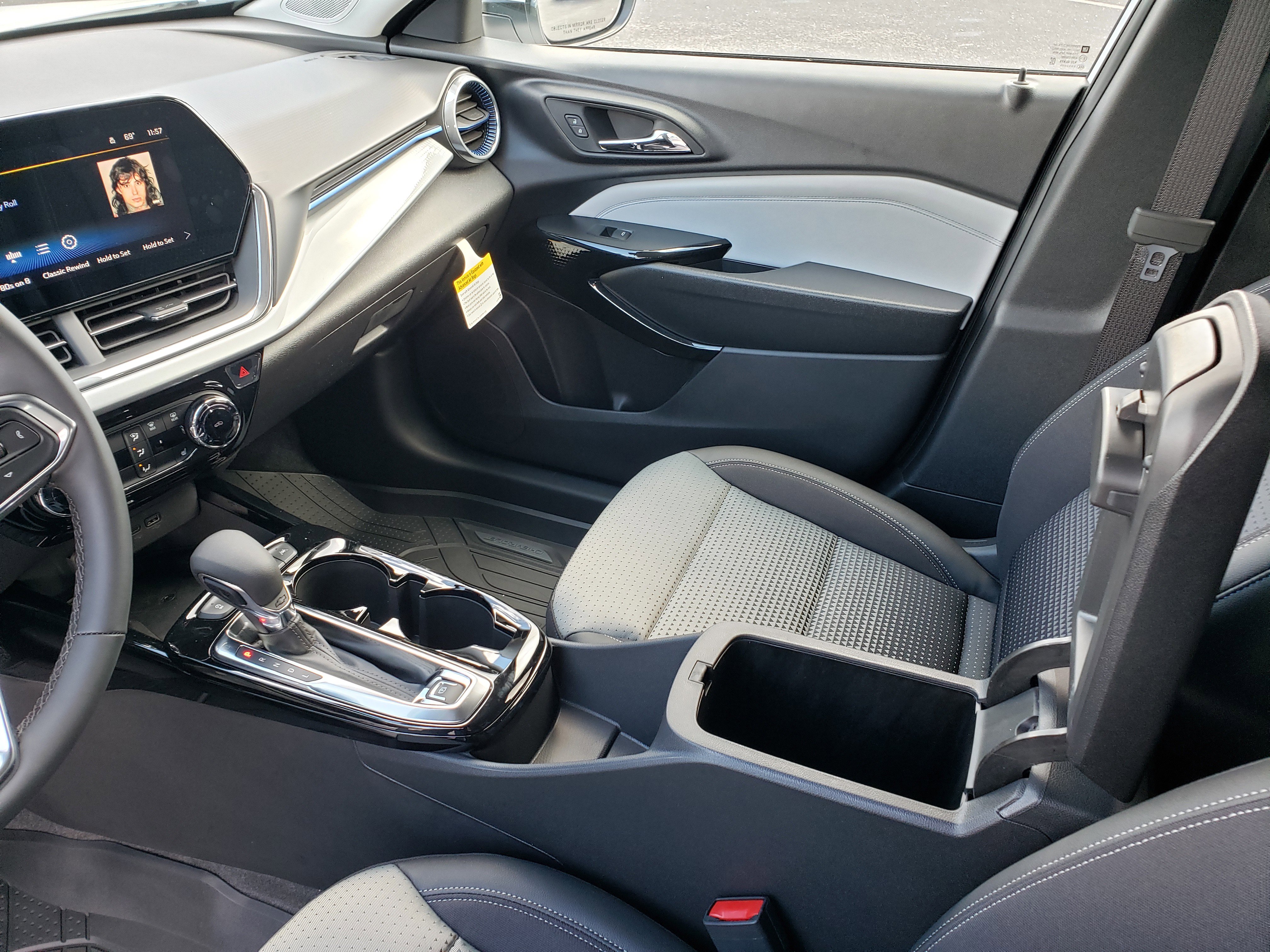 New 2026 Chevrolet Trax LT image 28