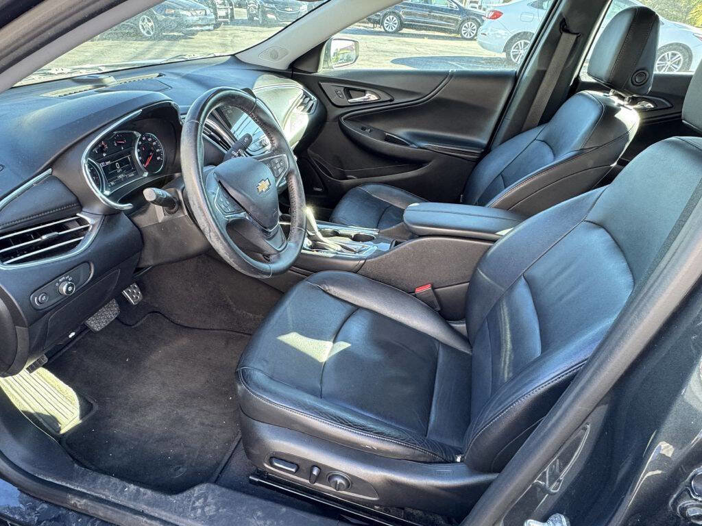 Used 2017 Chevrolet Malibu LT w/ Leather Package image 8