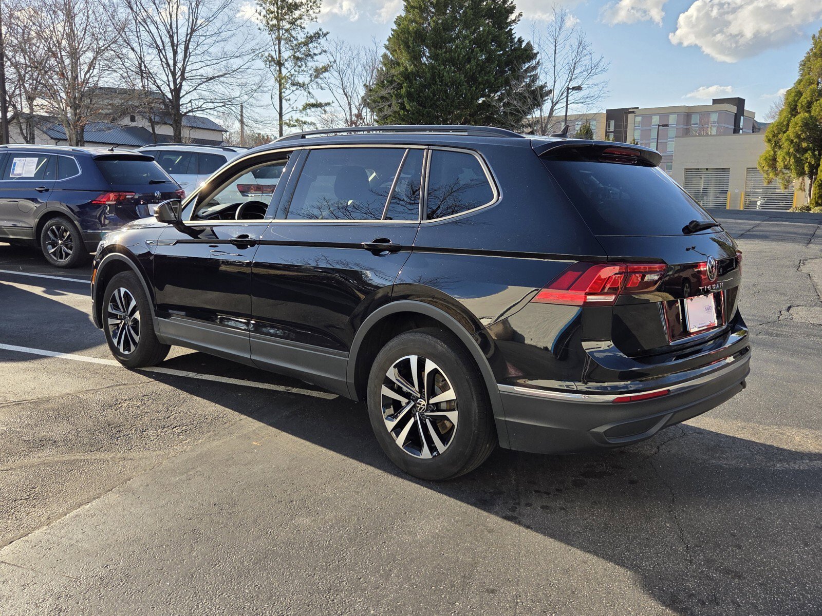 Used 2024 Volkswagen Tiguan S image 7