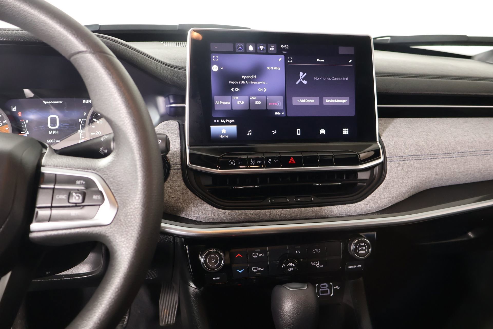 Used 2024 Jeep Compass Sport image 5