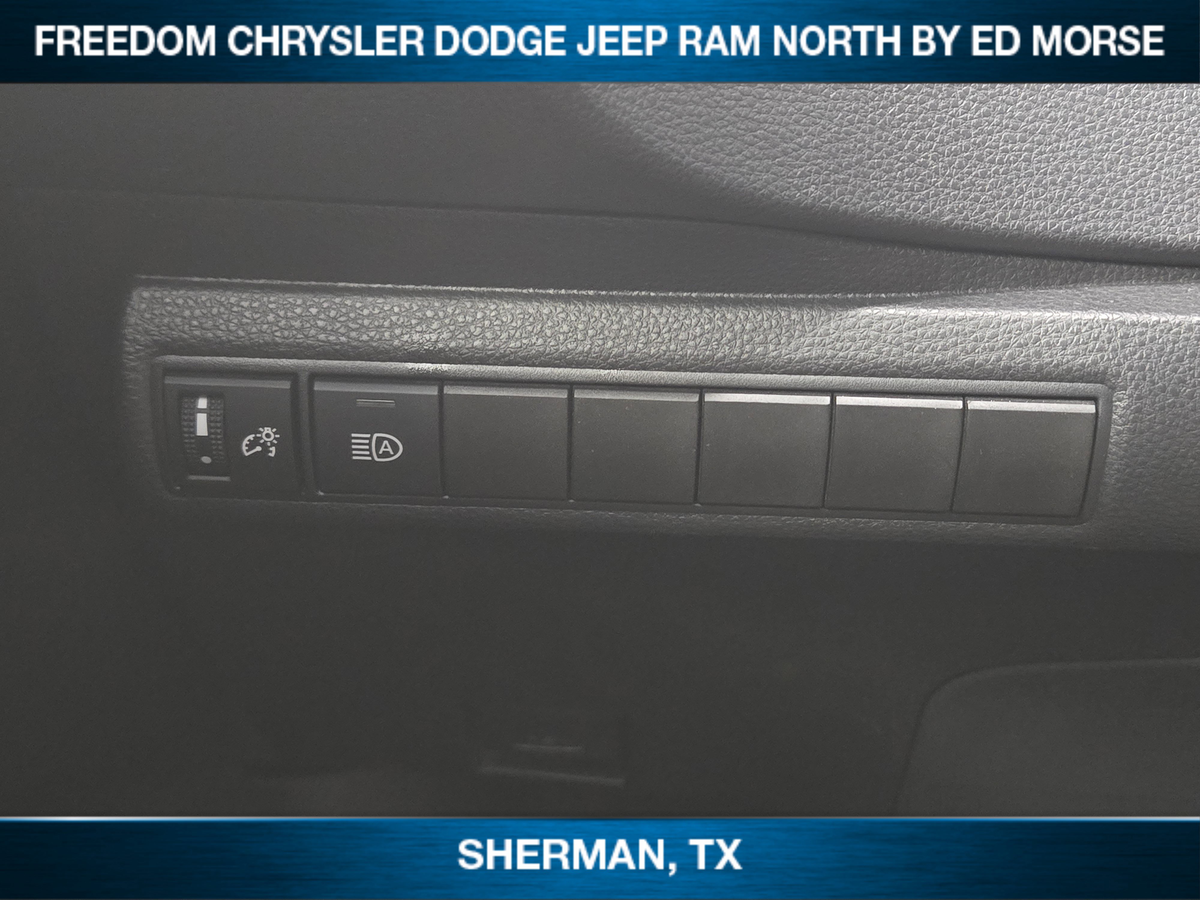 Used 2025 Toyota Corolla LE image 15