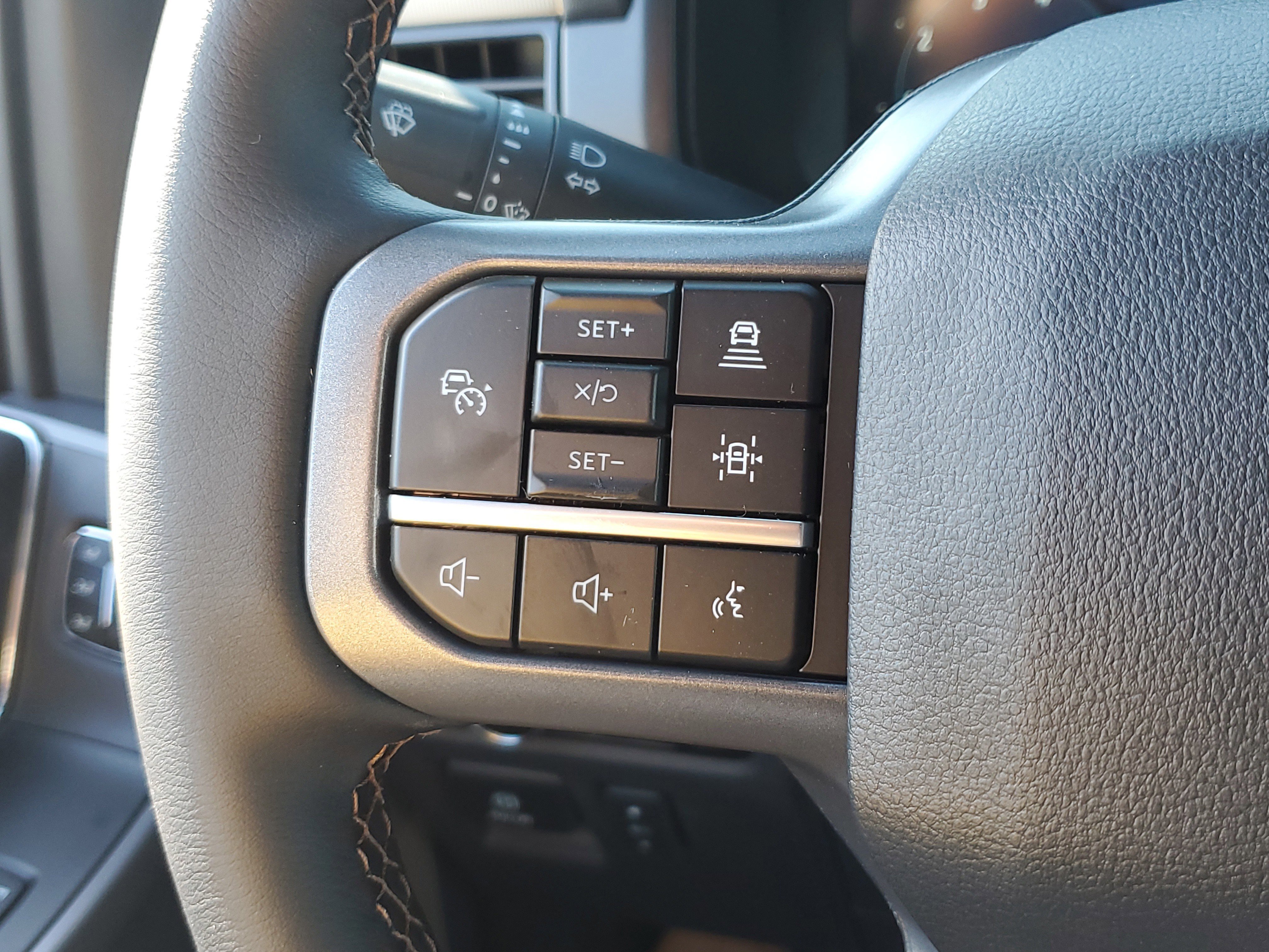 New 2025 Ford F150 Lariat w/ Equipment Group 502A High image 22