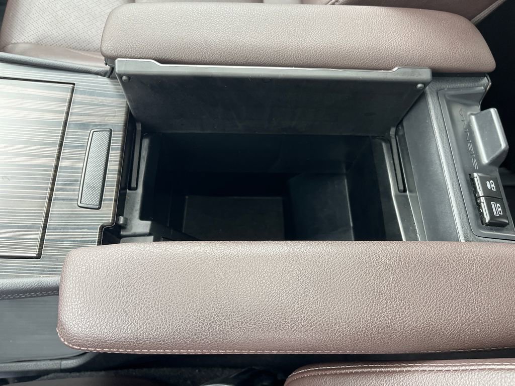 Certified 2024 Toyota Sienna Platinum image 30