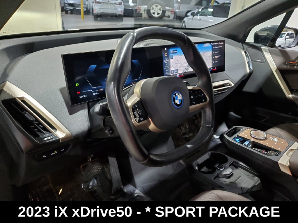 Used 2023 BMW iX xDrive50 w/ Ultimate Package 2 AWD/4WD image 7