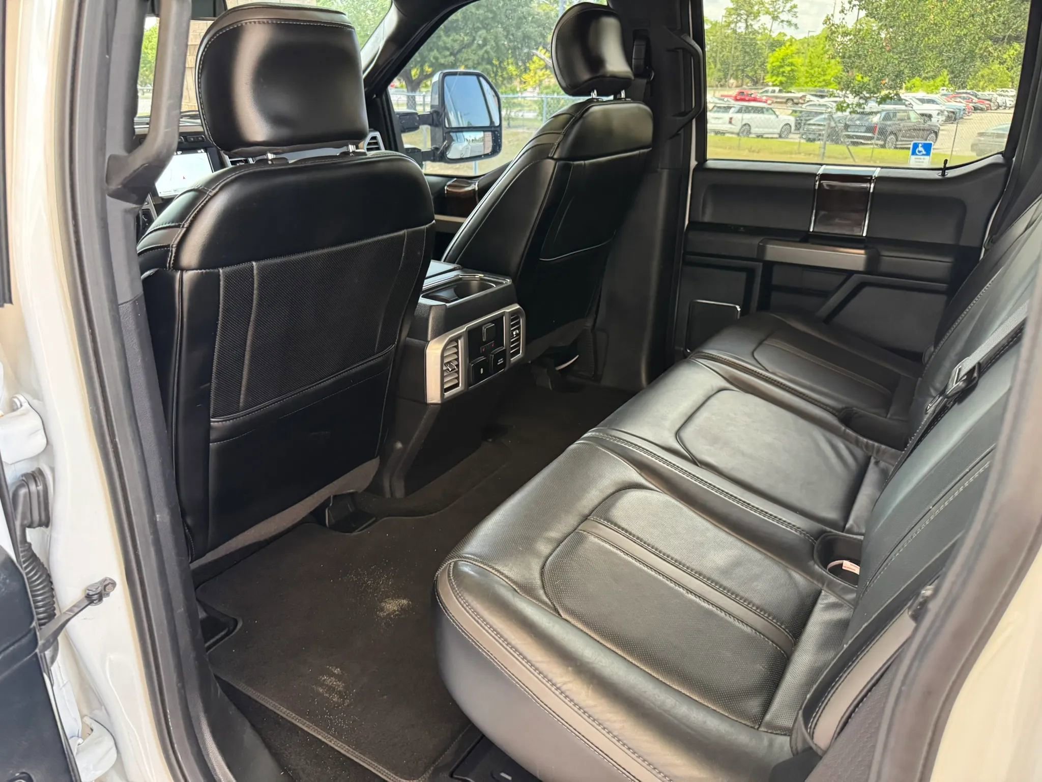 Used 2017 Ford F250 Platinum w/ Platinum Ultimate Package AWD/4WD image 17