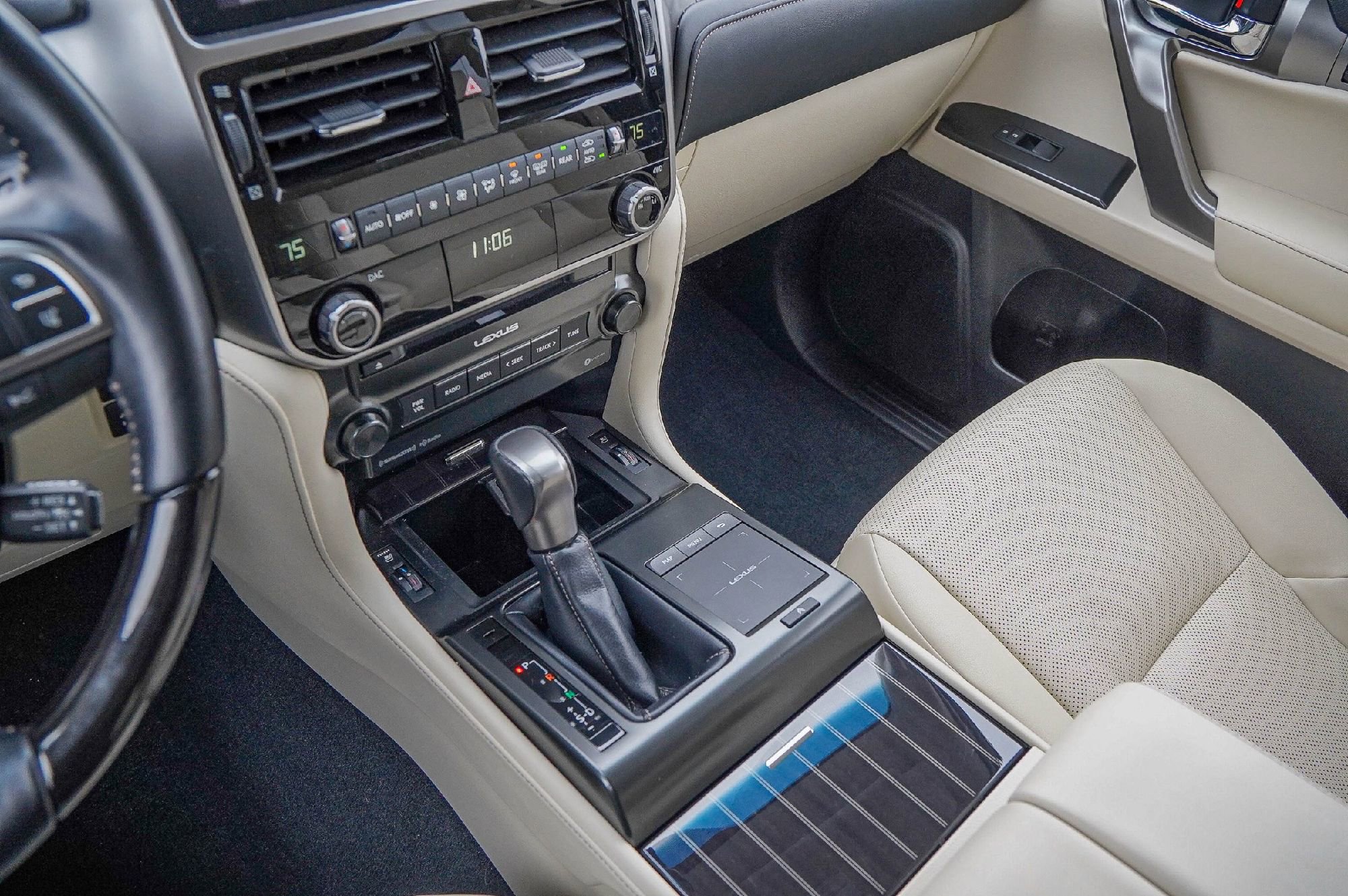 Used 2023 Lexus GX 460 Premium image 16