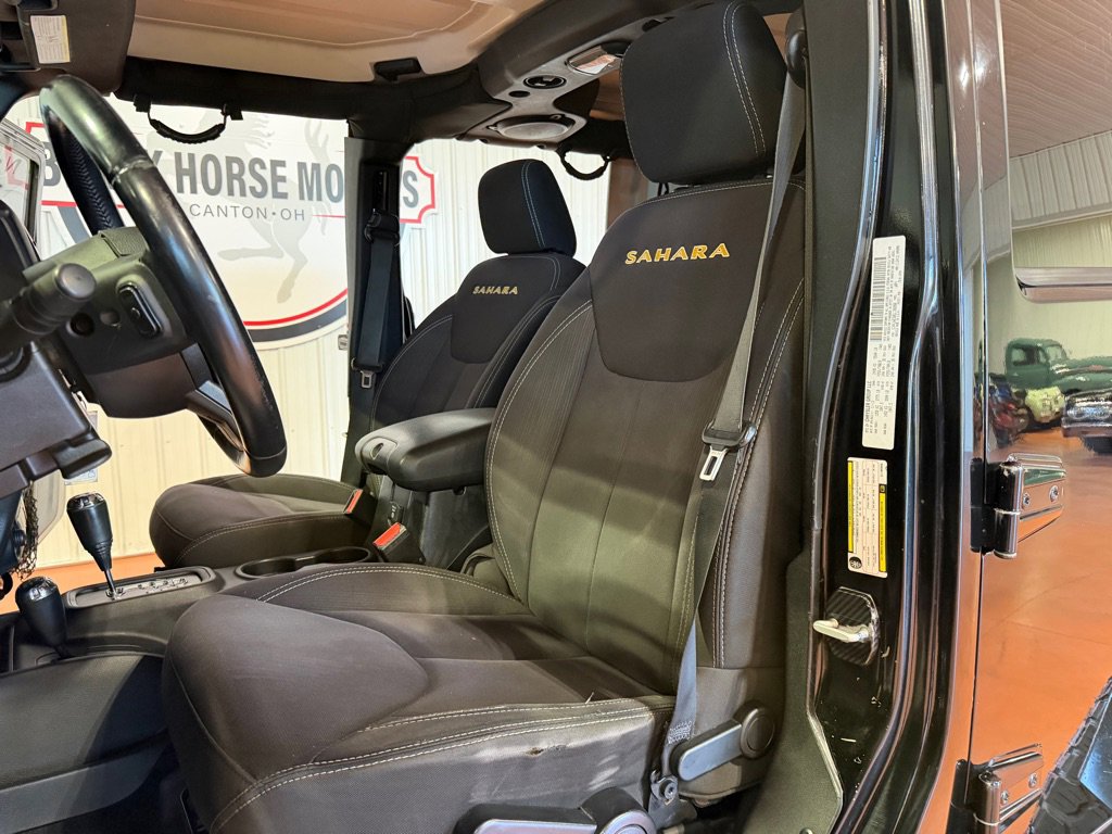 Used 2014 Jeep Wrangler Unlimited Sahara image 16