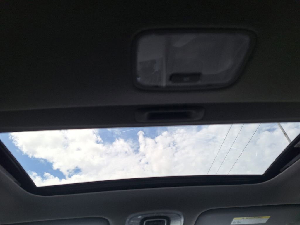 Used 2025 Hyundai Elantra SEL image 23