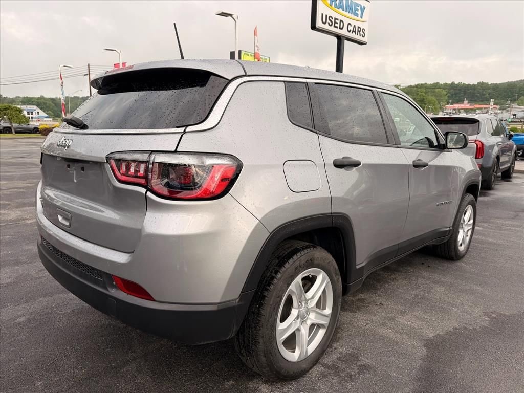 Used 2024 Jeep Compass Sport AWD/4WD image 4