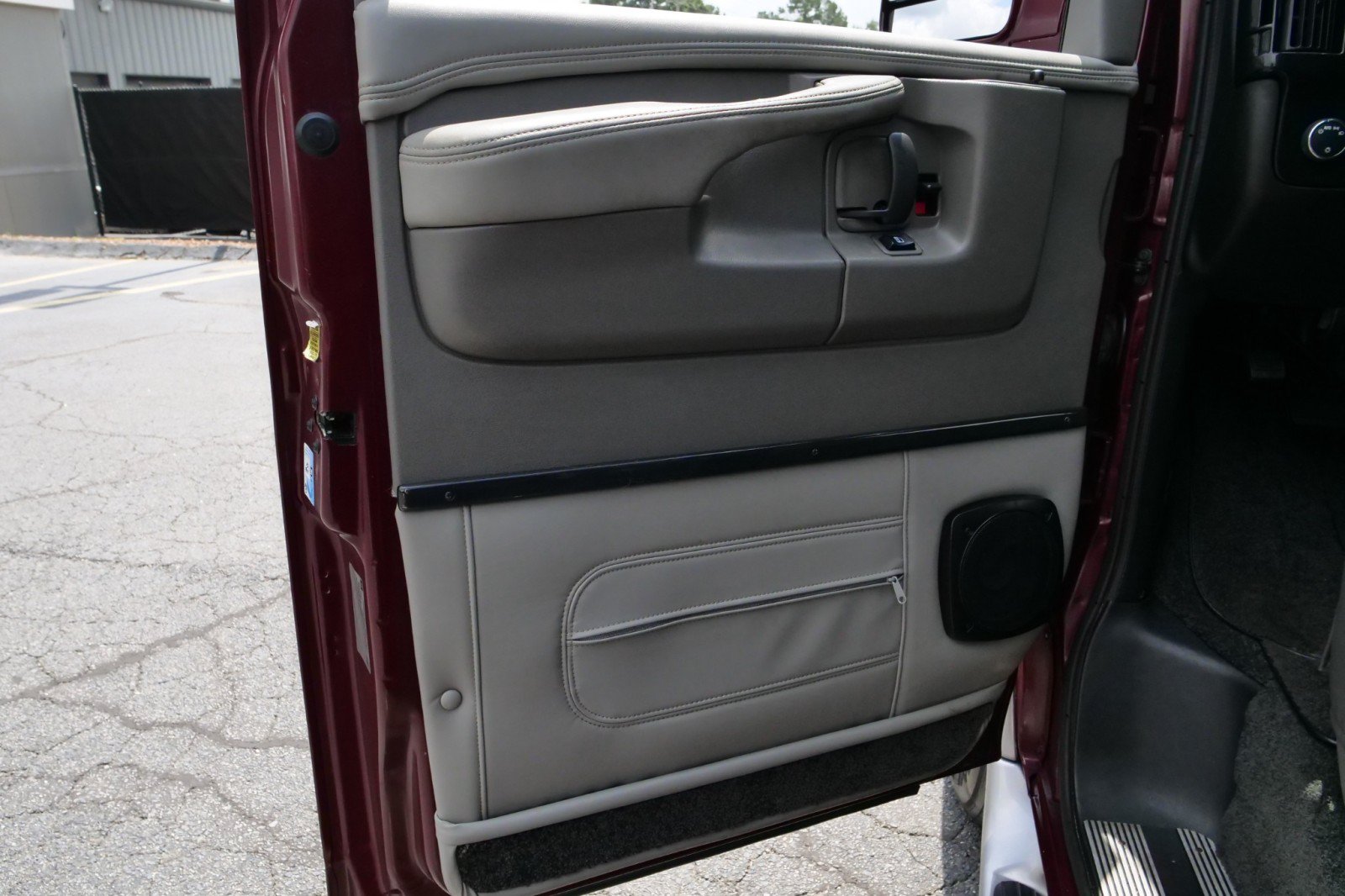 Used 2014 Chevrolet Express 1500 RWD image 24