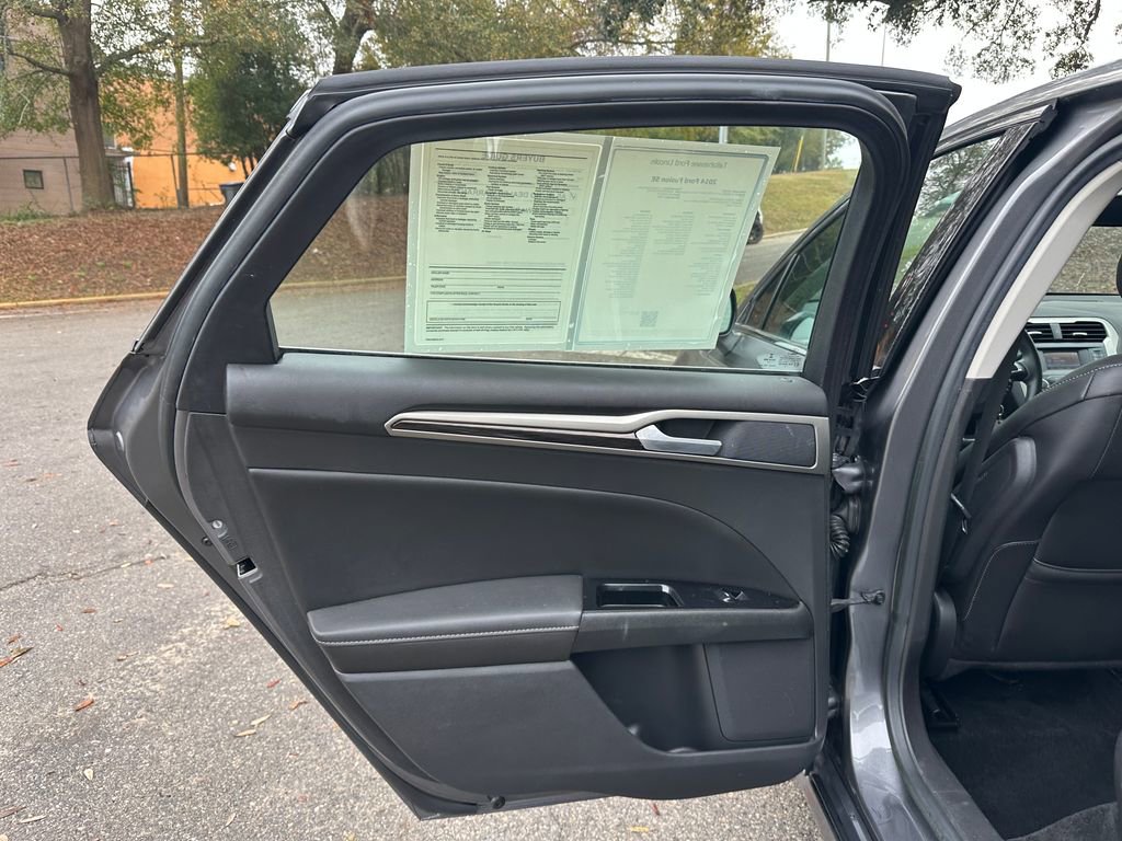 Used 2014 Ford Fusion SE w/ Equipment Group 202A image 29