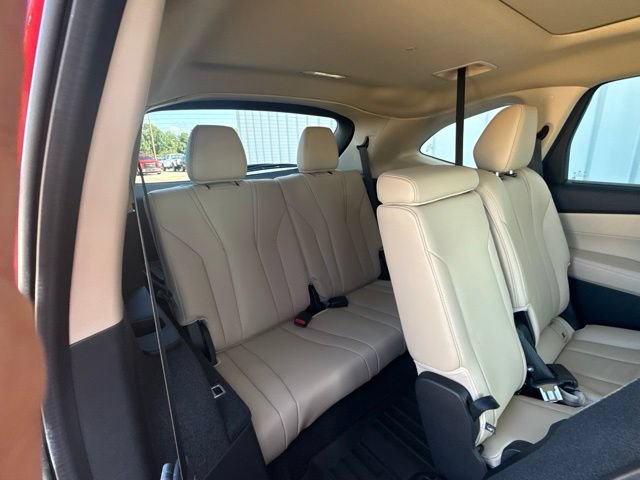 Used 2023 Acura MDX w/ Technology Package AWD/4WD image 16